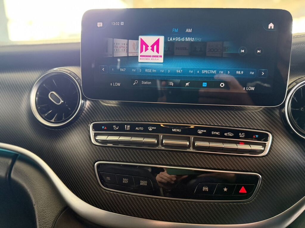 MERCEDES-BENZ V CLASS V300d AVANTGARDE AMG LINE