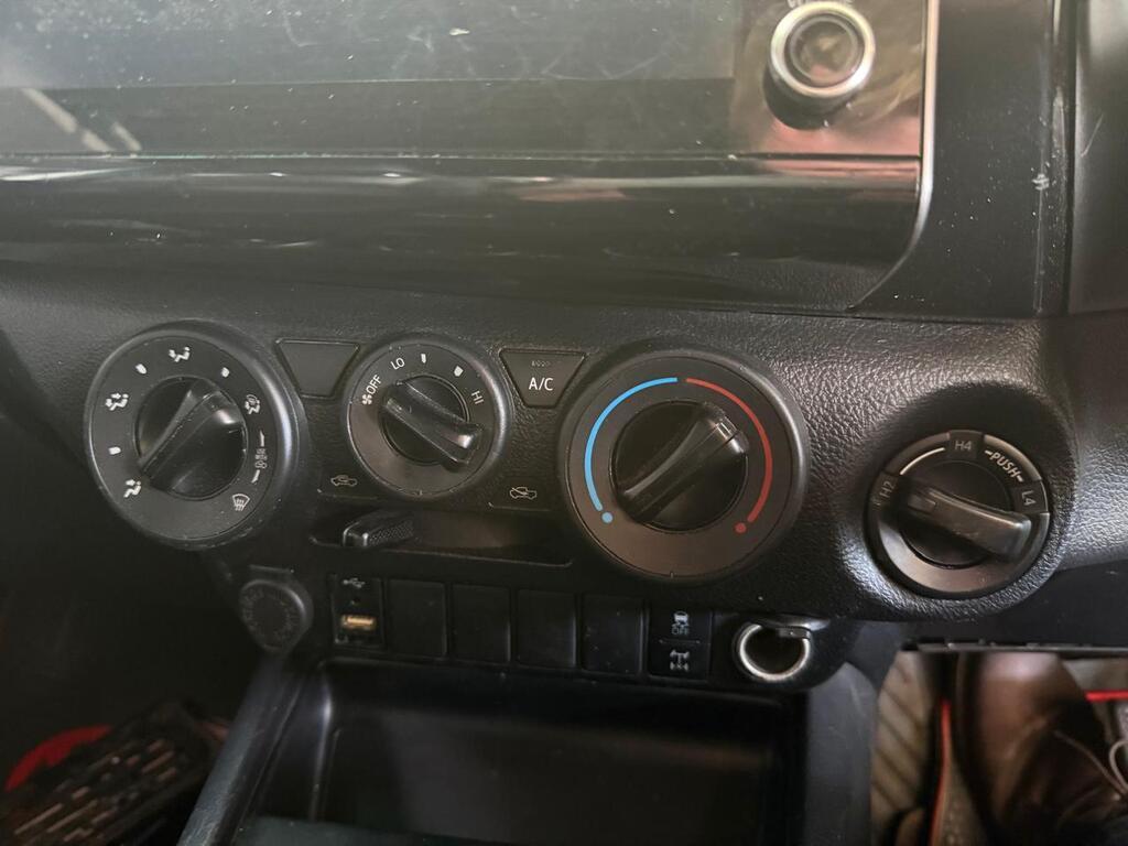 TOYOTA HILUX HILUX 2.8 GD-6 RB LEGEND 4X4 A/T P/U E/CAB