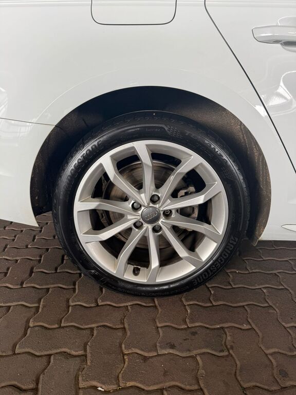AUDI A4 A4 1.4T FSI STRONIC (B9) (35 TFSI)