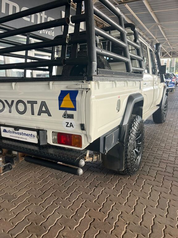 TOYOTA LAND CRUISER 79 LAND CRUISER 79 4.5D 70TH ED P/U D/C - 8