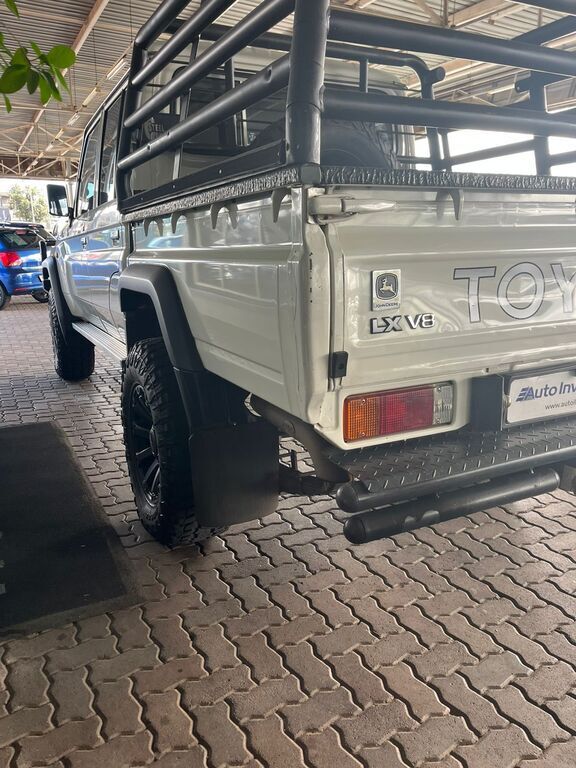TOYOTA LAND CRUISER 79 LAND CRUISER 79 4.5D 70TH ED P/U D/C - 9