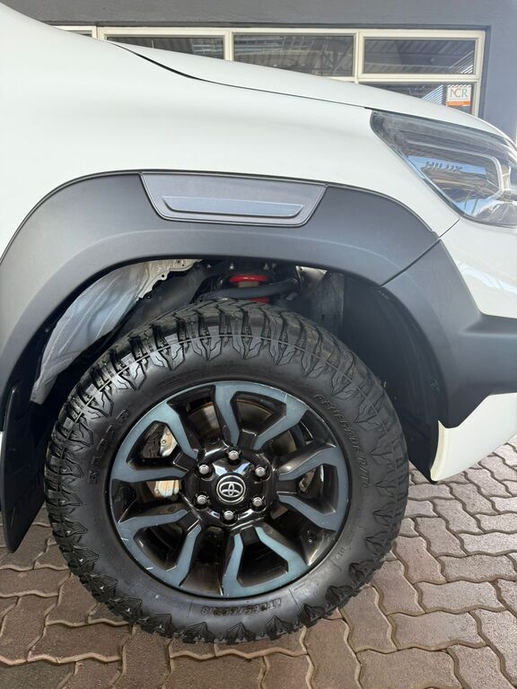 TOYOTA HILUX HILUX 2.8 GD-6 RB LEGEND 4X4 A/T P/U E/CAB