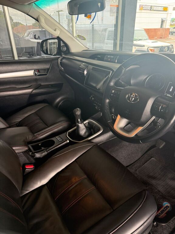 TOYOTA HILUX HILUX 2.8 GD-6 RB RAIDER P/U D/C