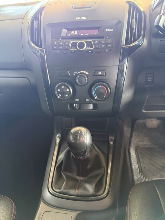 ISUZU KB KB 250 D-TEQ HO X-RIDER P/U D/C - 8