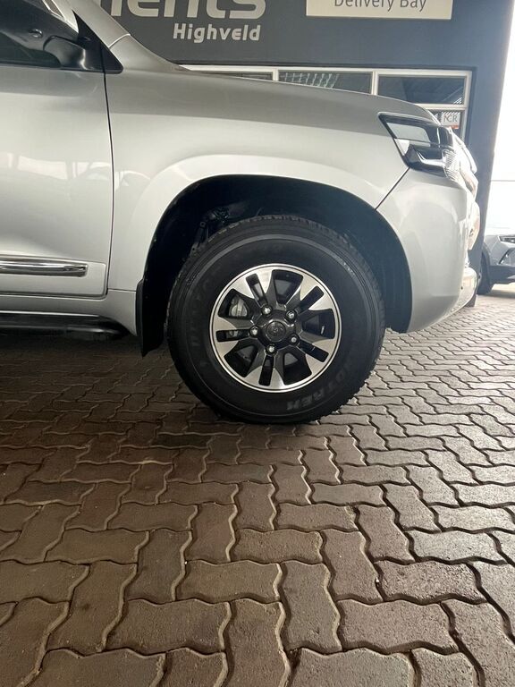 TOYOTA LAND CRUISER 200 LANDCRUISER 200 V8 4.6 VX A/T