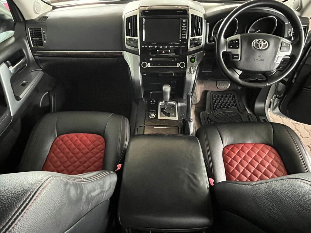 TOYOTA LAND CRUISER 200 LANDCRUISER 200 V8 4.6 VX A/T