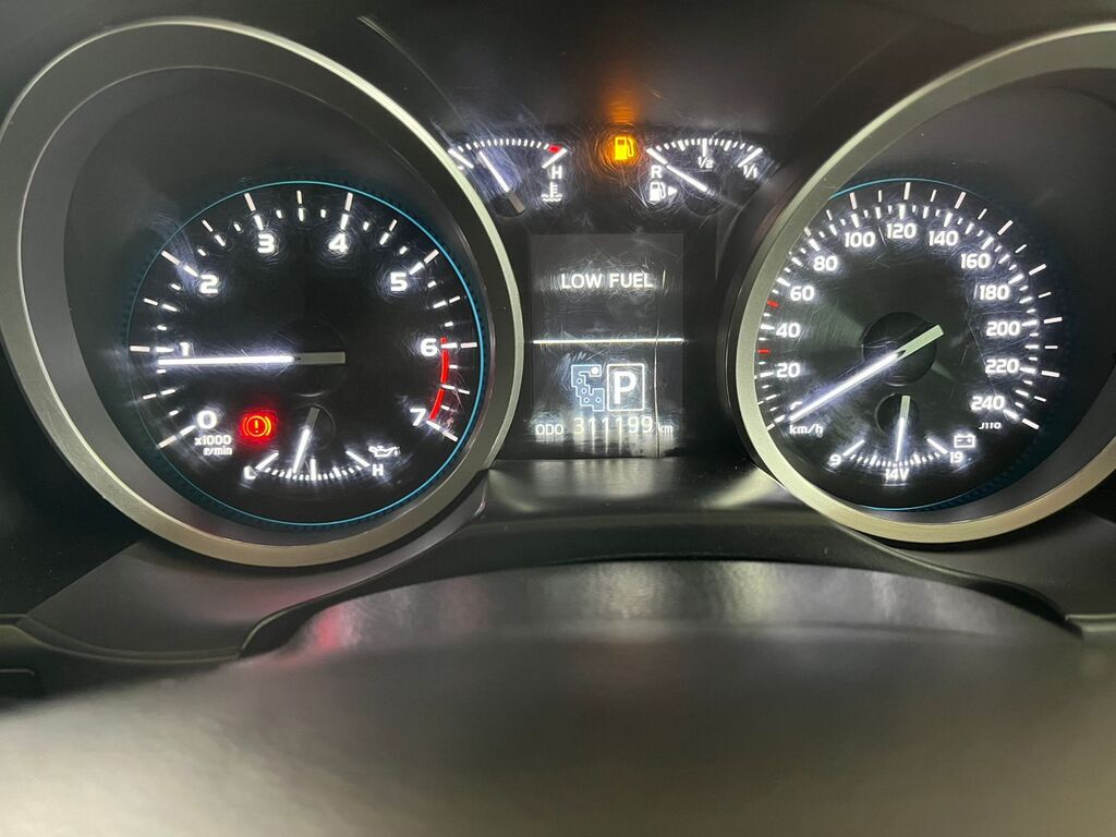 TOYOTA LAND CRUISER 200 LANDCRUISER 200 V8 4.6 VX A/T