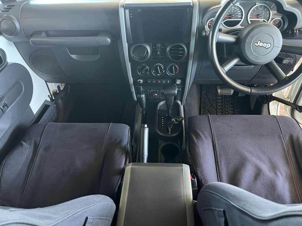 JEEP WRANGLER WRANGLER 3.8 UNLTD RUBICON A/T - 7