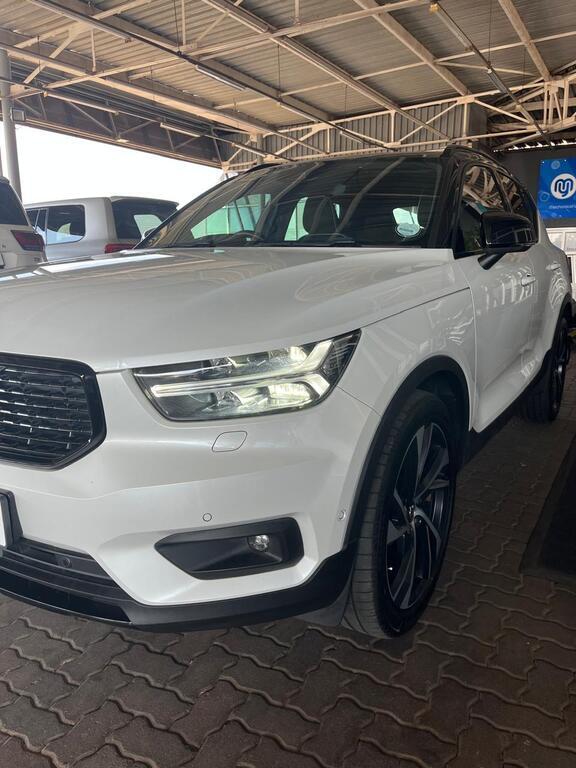 VOLVO XC40 XC40 D4 R-DESIGN AWD GEARTRONIC - 4