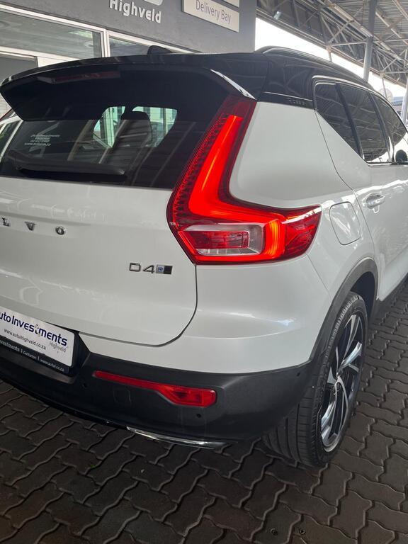 VOLVO XC40 XC40 D4 R-DESIGN AWD GEARTRONIC - 9