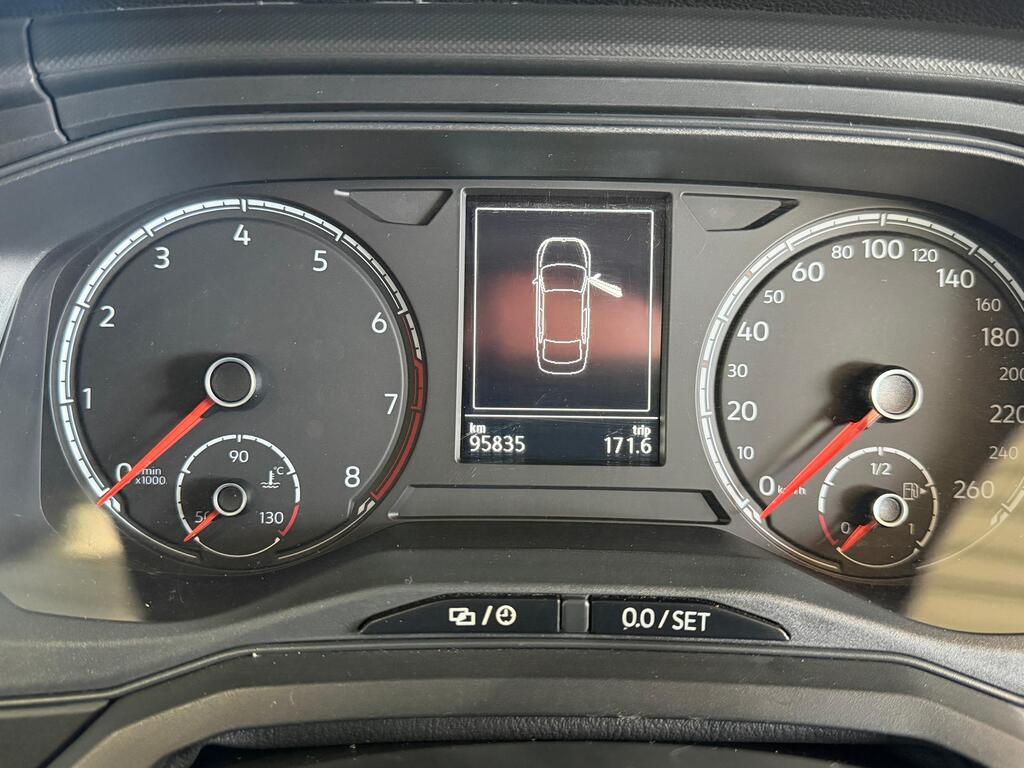 VOLKSWAGEN POLO CLASSIC POLO 1.6 - 12