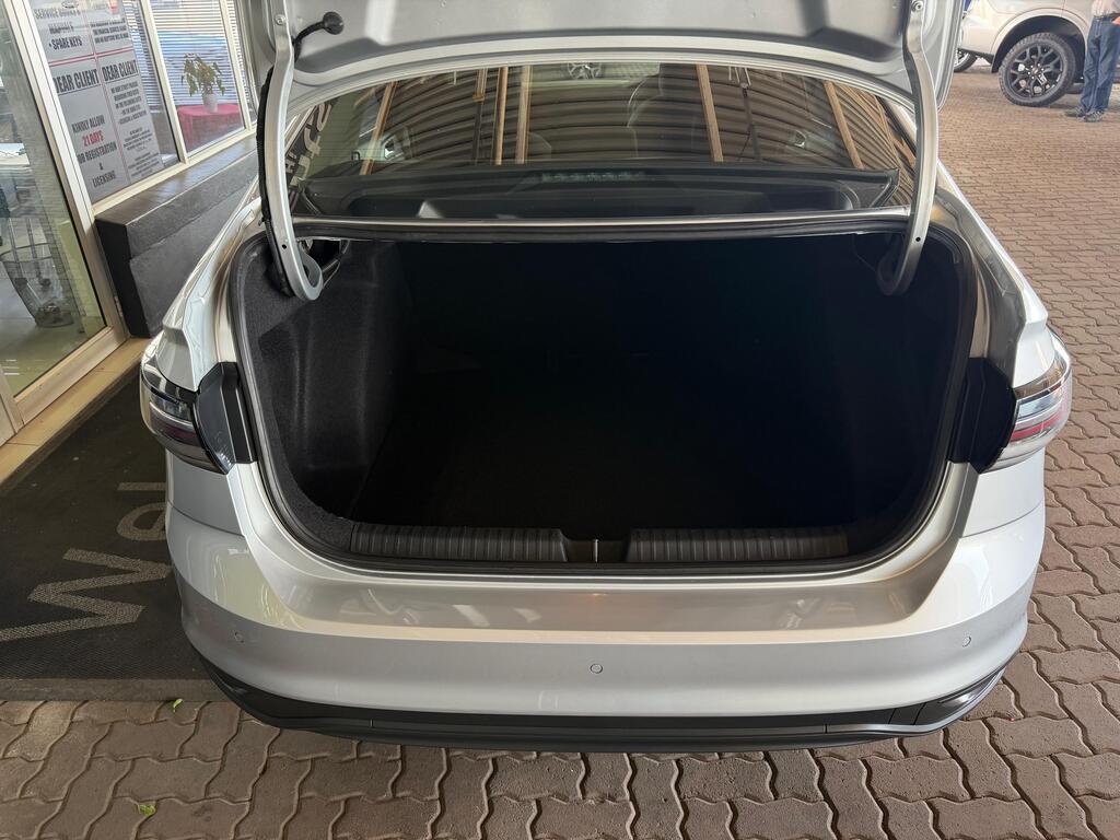VOLKSWAGEN POLO CLASSIC POLO 1.6 - 8