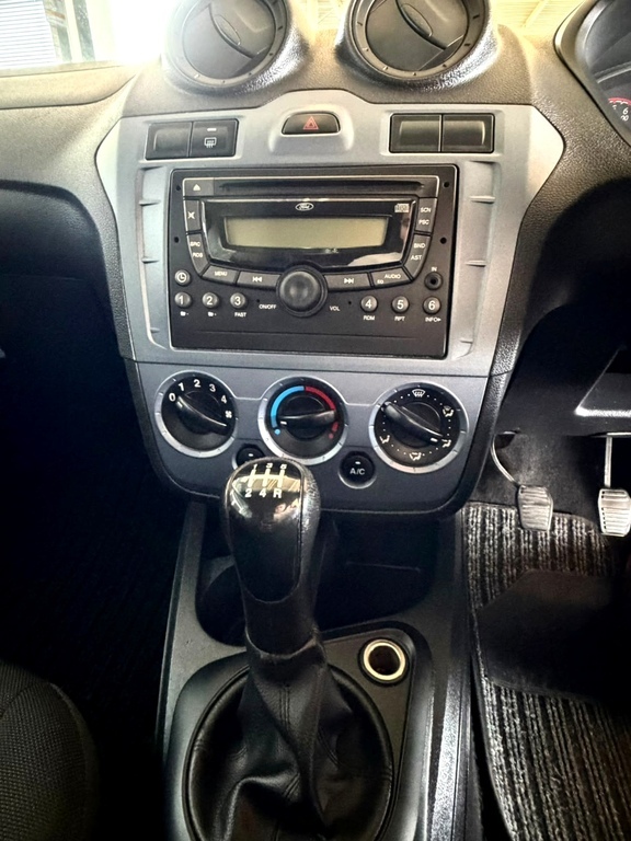 FORD FIGO FIGO 1.4 AMBIENTE - 10