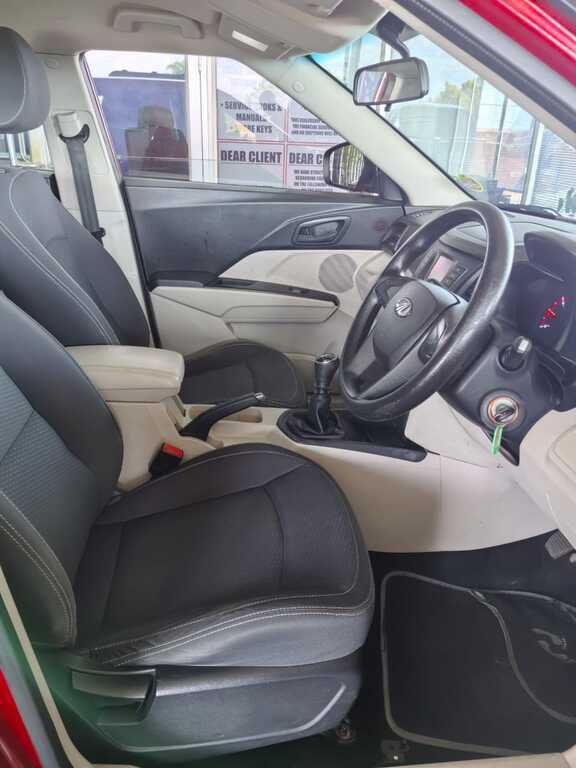 MAHINDRA XUV300 XUV300 1.5D (W4) - 10
