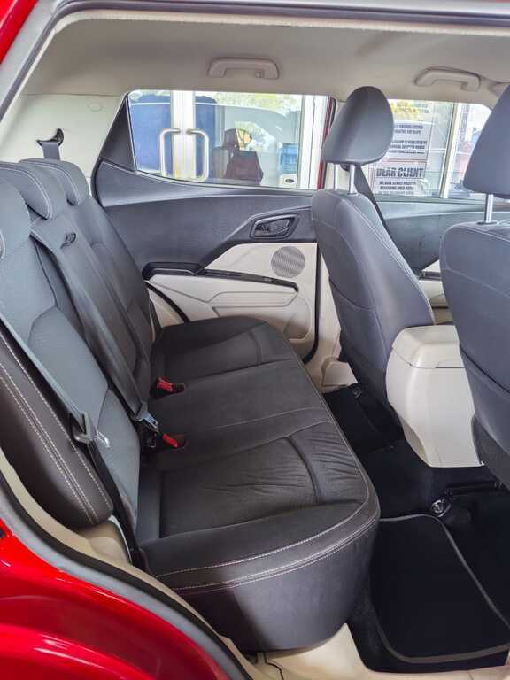 MAHINDRA XUV300 XUV300 1.5D (W4) - 7