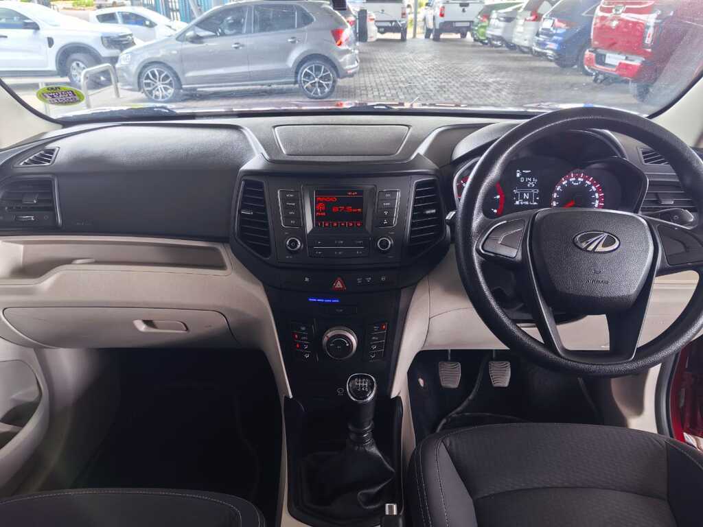 MAHINDRA XUV300 XUV300 1.5D (W4) - 9