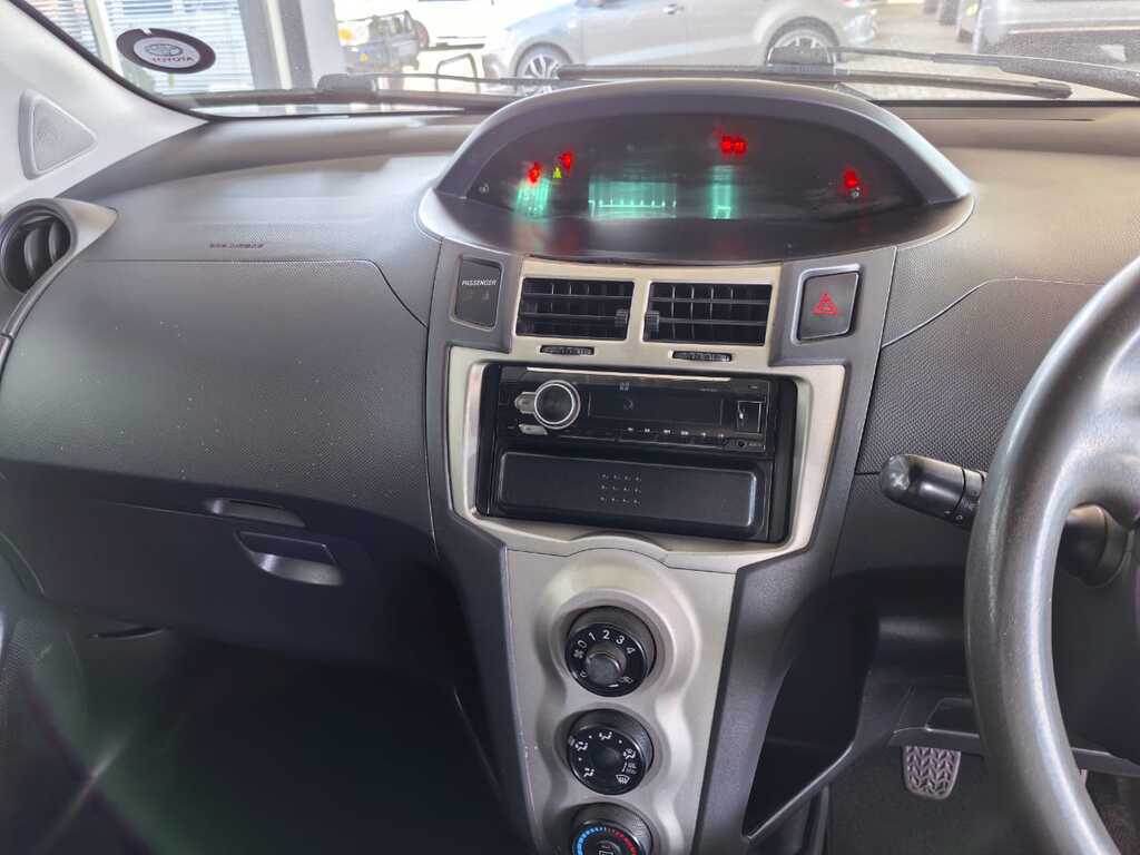 TOYOTA YARIS YARIS T1 3Dr - 11