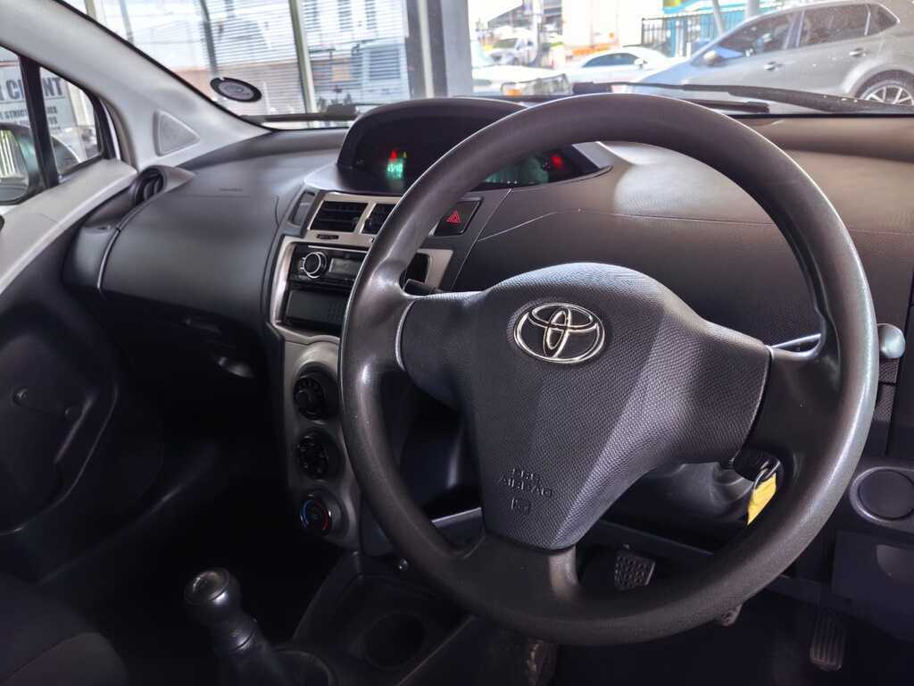 TOYOTA YARIS YARIS T1 3Dr - 13