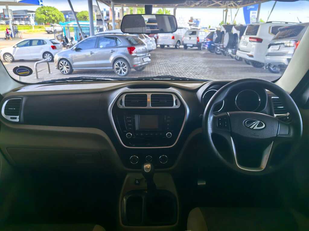 MAHINDRA TUV TUV300 1.5TD (7 SEAT) - 11