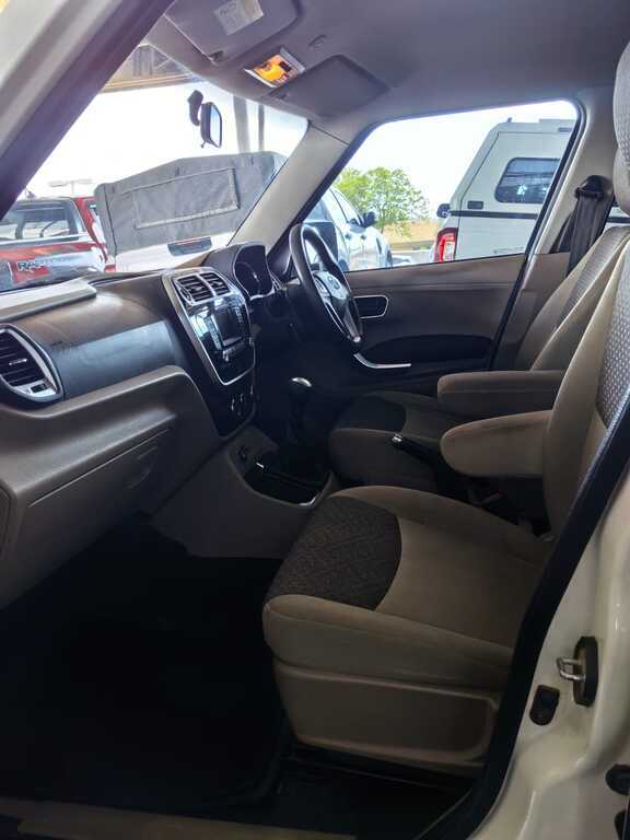 MAHINDRA TUV TUV300 1.5TD (7 SEAT) - 12