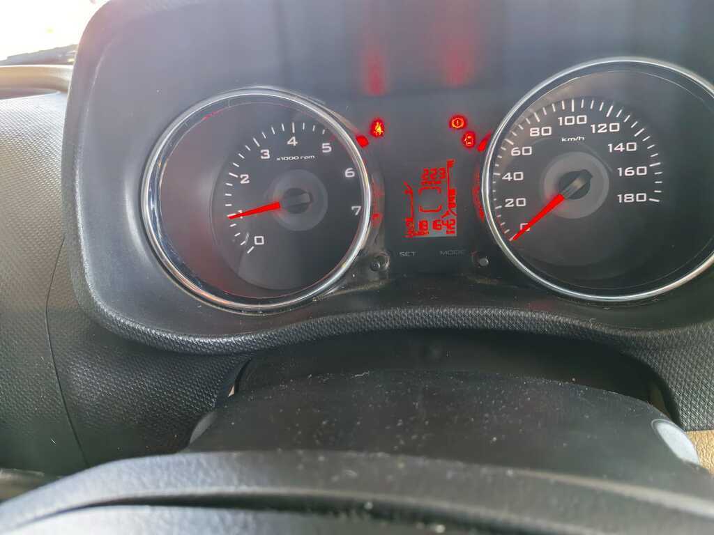 MAHINDRA TUV TUV300 1.5TD (7 SEAT) - 17