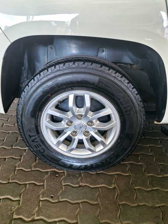 MAHINDRA TUV TUV300 1.5TD (7 SEAT) - 8