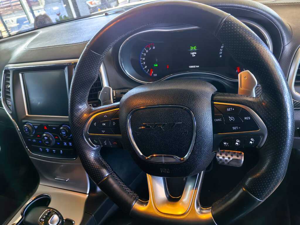 JEEP SRT8 GRAND CHEROKEE 6.4 SRT - 18