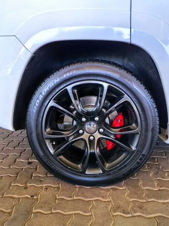 JEEP SRT8 GRAND CHEROKEE 6.4 SRT - 6