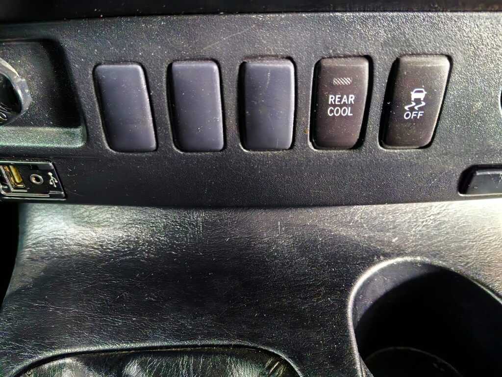 TOYOTA FORTUNER FORTUNER 3.0D-4D 4X4 A/T - 10