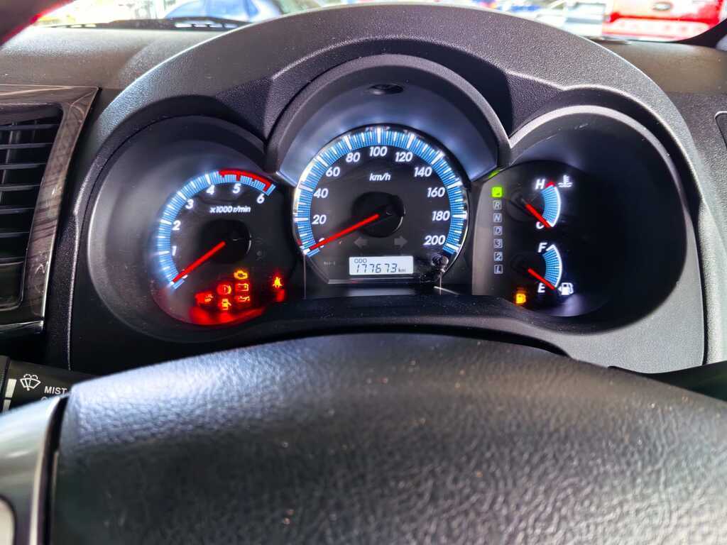 TOYOTA FORTUNER FORTUNER 3.0D-4D 4X4 A/T - 15
