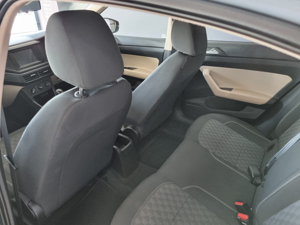 VOLKSWAGEN POLO CLASSIC POLO 1.6 - 9