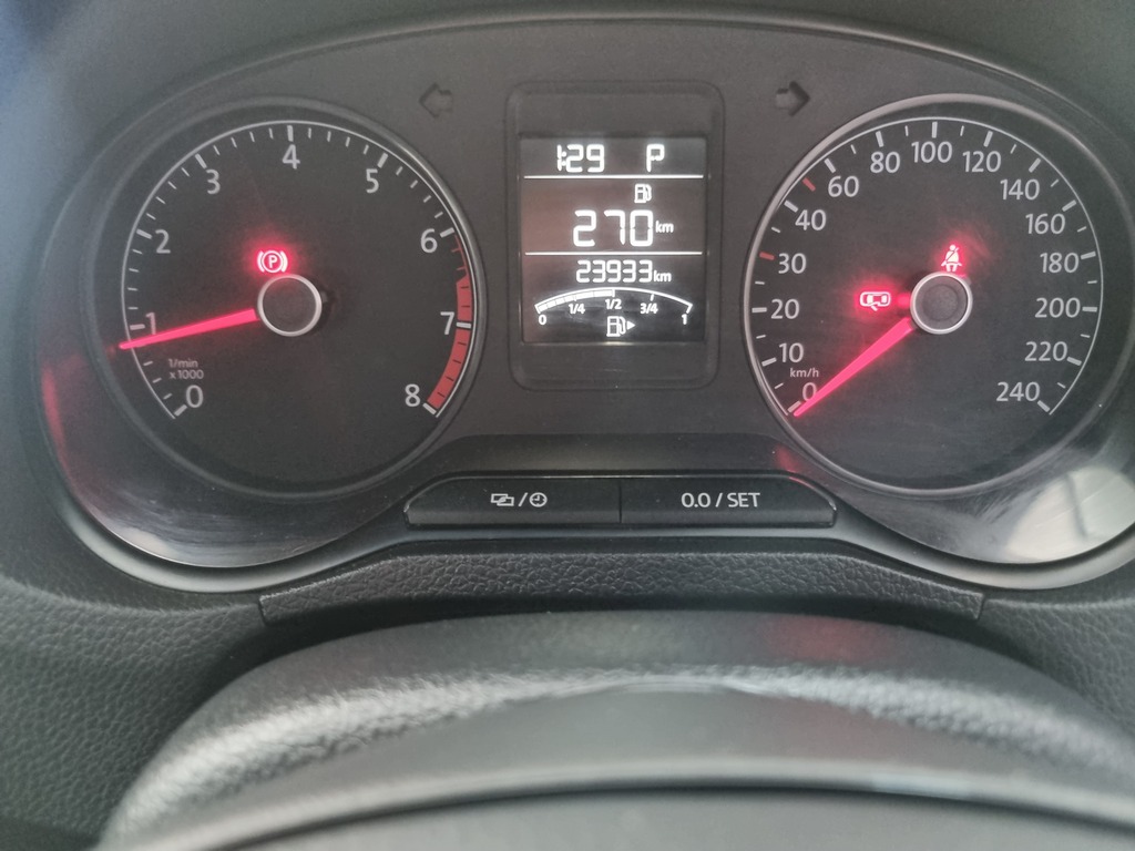 VOLKSWAGEN POLO VIVO POLO VIVO 1.6 COMFORTLINE TIP (5DR) - 12