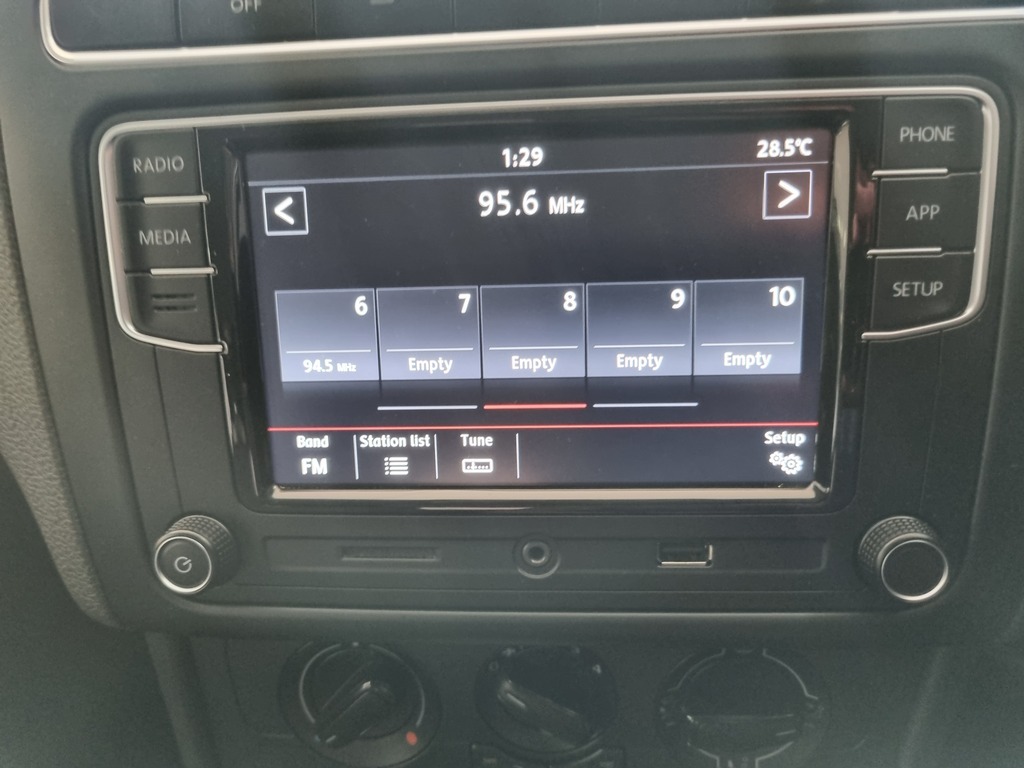 VOLKSWAGEN POLO VIVO POLO VIVO 1.6 COMFORTLINE TIP (5DR) - 13