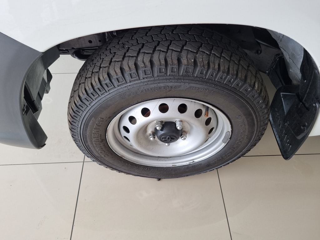 TOYOTA HILUX HILUX 2.4 GD S A/C P/U S/C