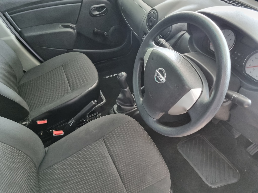 NISSAN NP200 NP200 1.6  A/C SAFETY PACK P/U S/C - 9