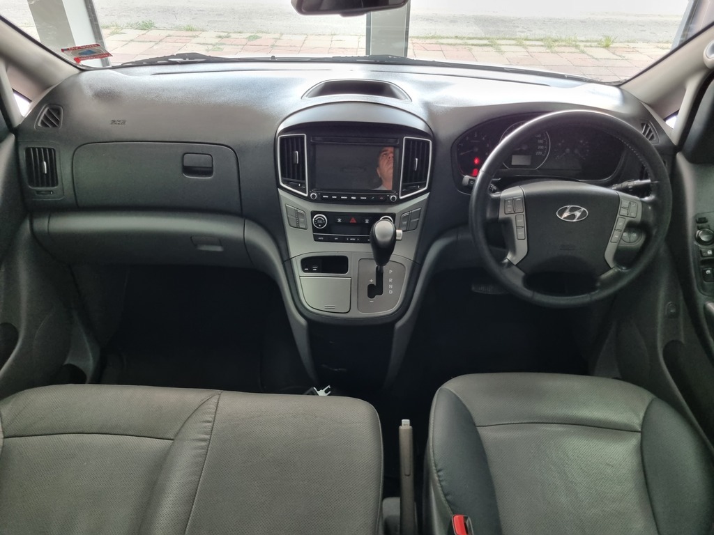 HYUNDAI H-1 H-1 2.5 CRDI A/T/ 2.5 ELITE A/T