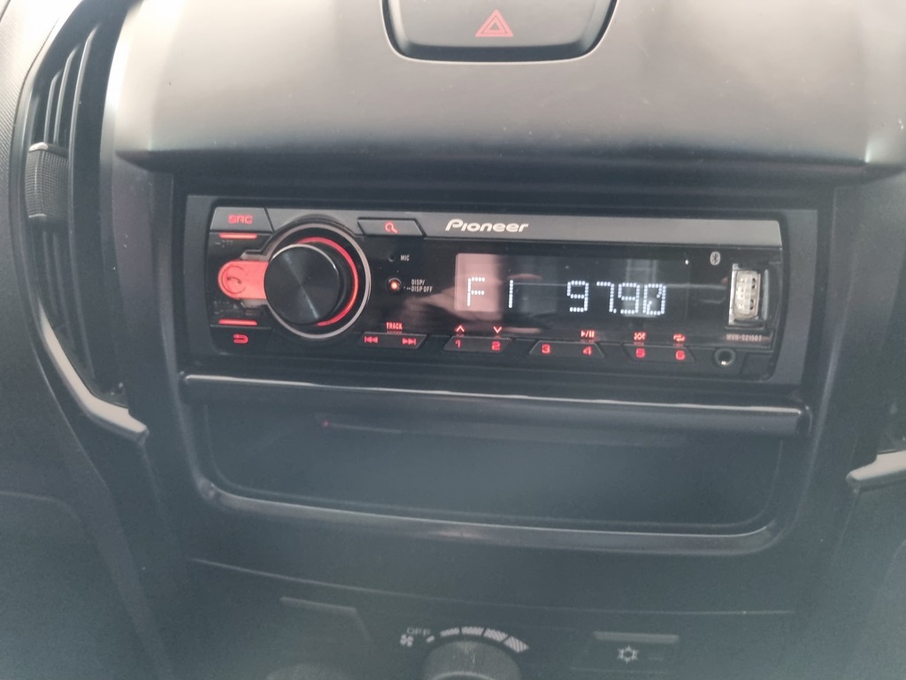 ISUZU D-MAX D-MAX 250C FLEETSIDE S/C P/U - 11