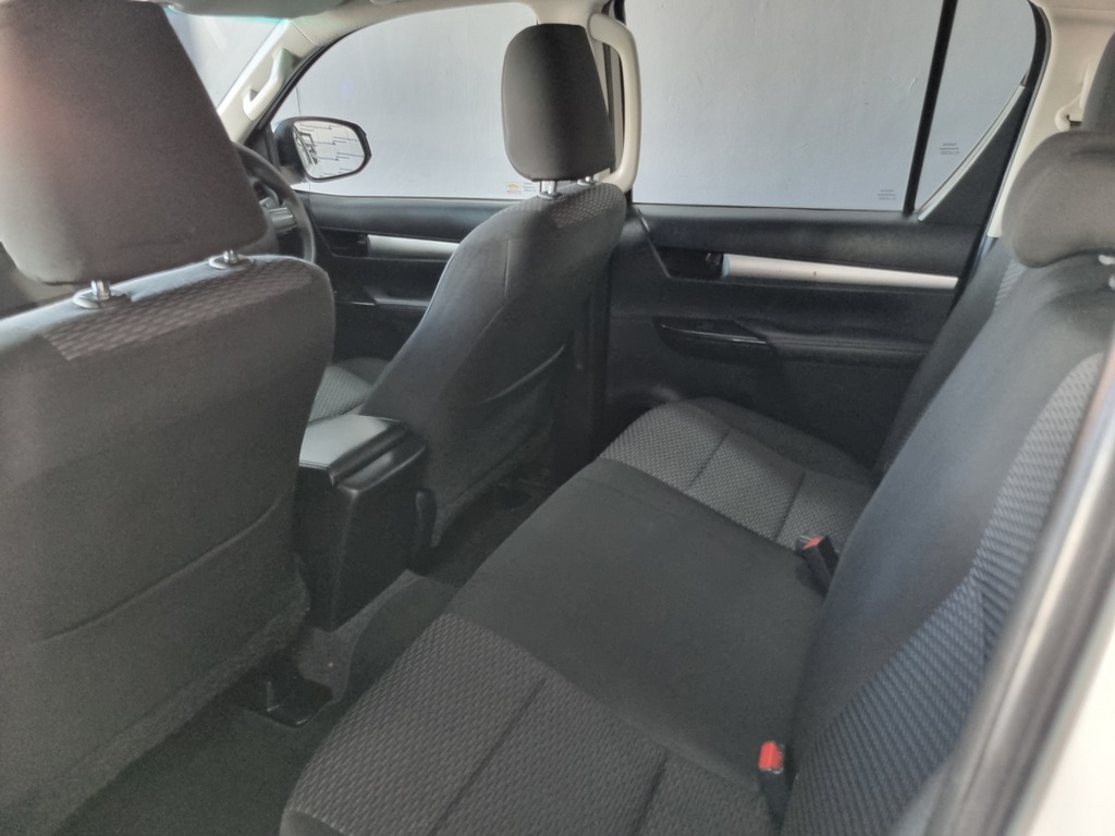 TOYOTA HILUX HILUX 2.4 GD-6 RB SRX P/U D/C - 9