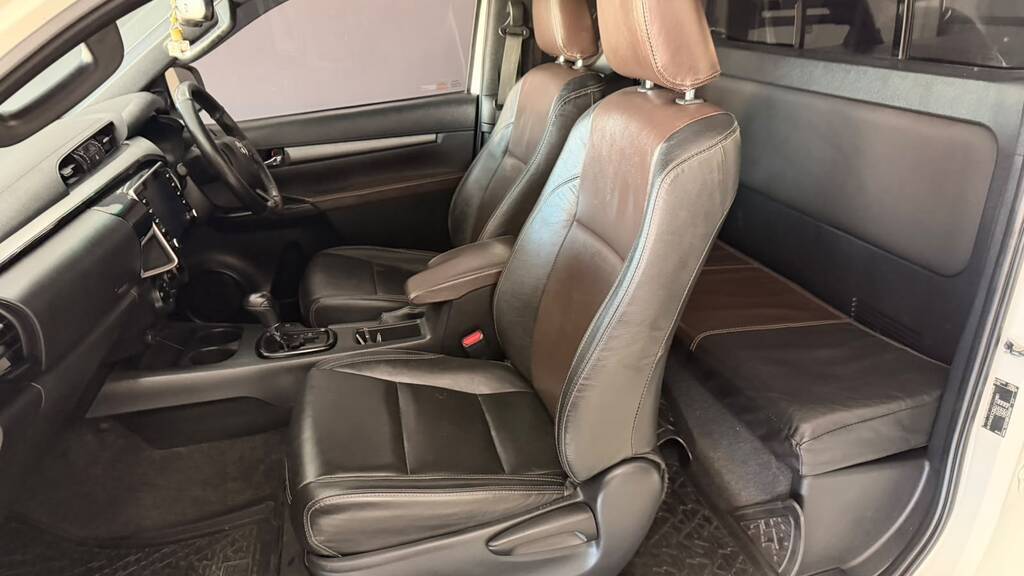 TOYOTA HILUX HILUX 2.8 GD-6 RB LEGEND A/T P/U E/CAB - 17