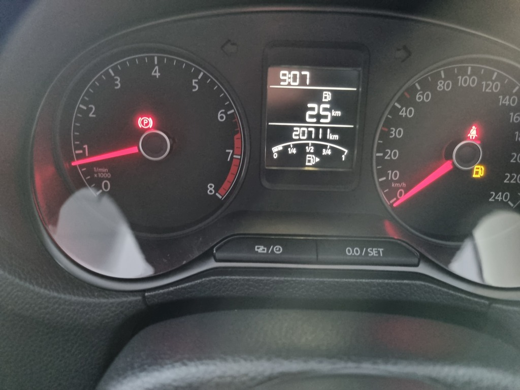 VOLKSWAGEN POLO VIVO POLO VIVO 1.4 COMFORTLINE (5DR) - 12
