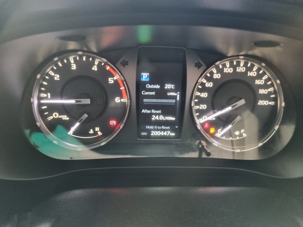 TOYOTA HILUX HILUX 2.4 GD-6 RB RAIDER A/T P/U E/CAB - 11