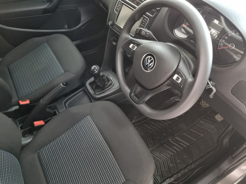 VOLKSWAGEN POLO VIVO POLO VIVO 1.4 COMFORTLINE (5DR) - 11