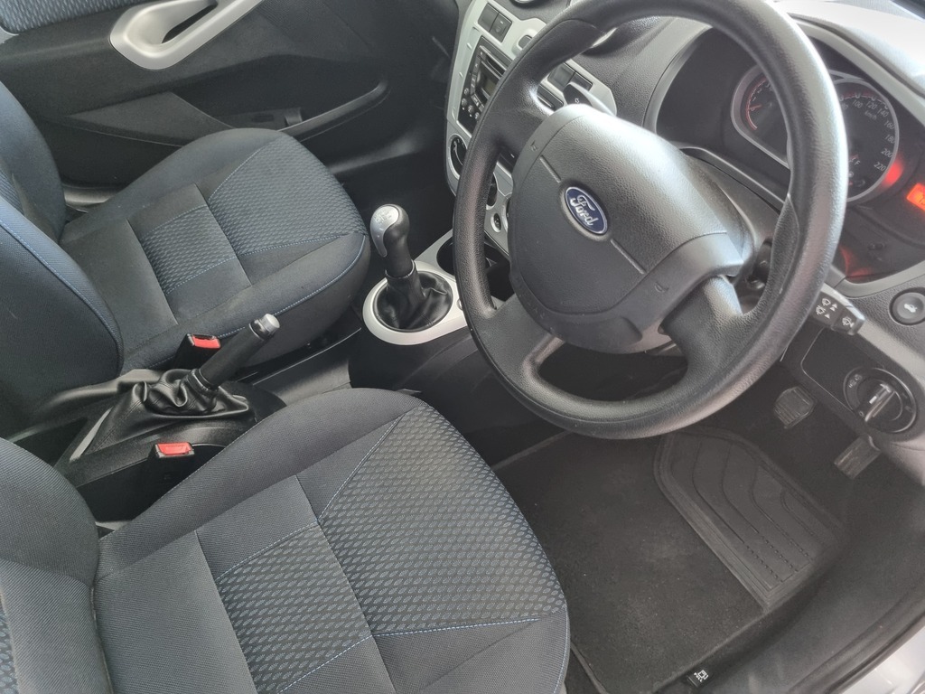 FORD FIGO FIGO 1.4 TREND - 11
