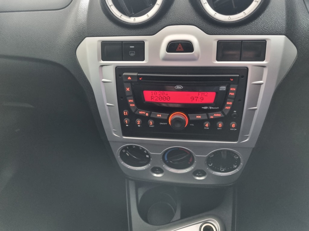 FORD FIGO FIGO 1.4 TREND - 13