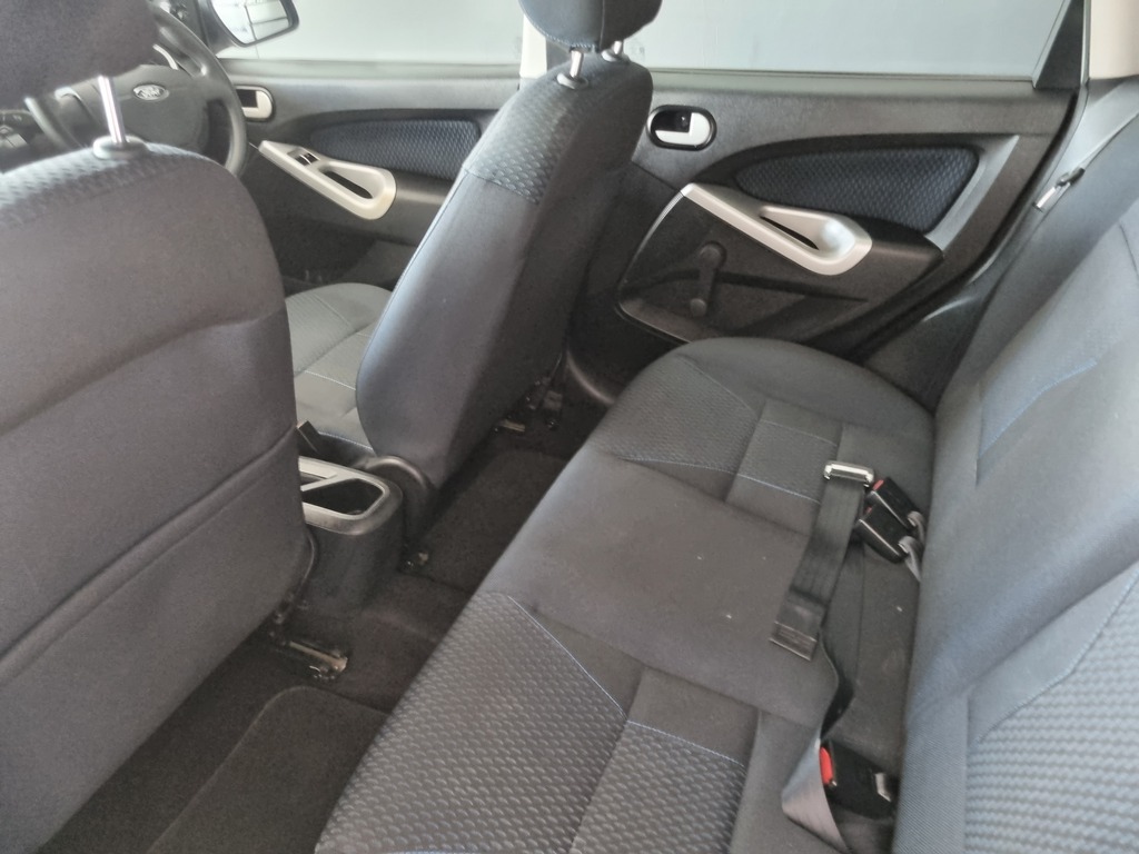 FORD FIGO FIGO 1.4 TREND - 8