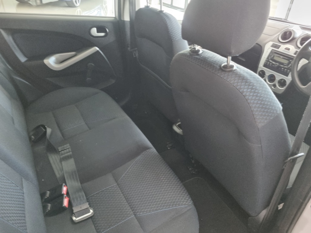 FORD FIGO FIGO 1.4 TREND - 9