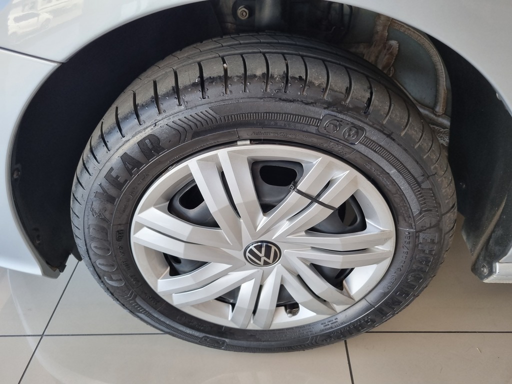 VOLKSWAGEN POLO VIVO POLO VIVO 1.4 (5DR) - 4