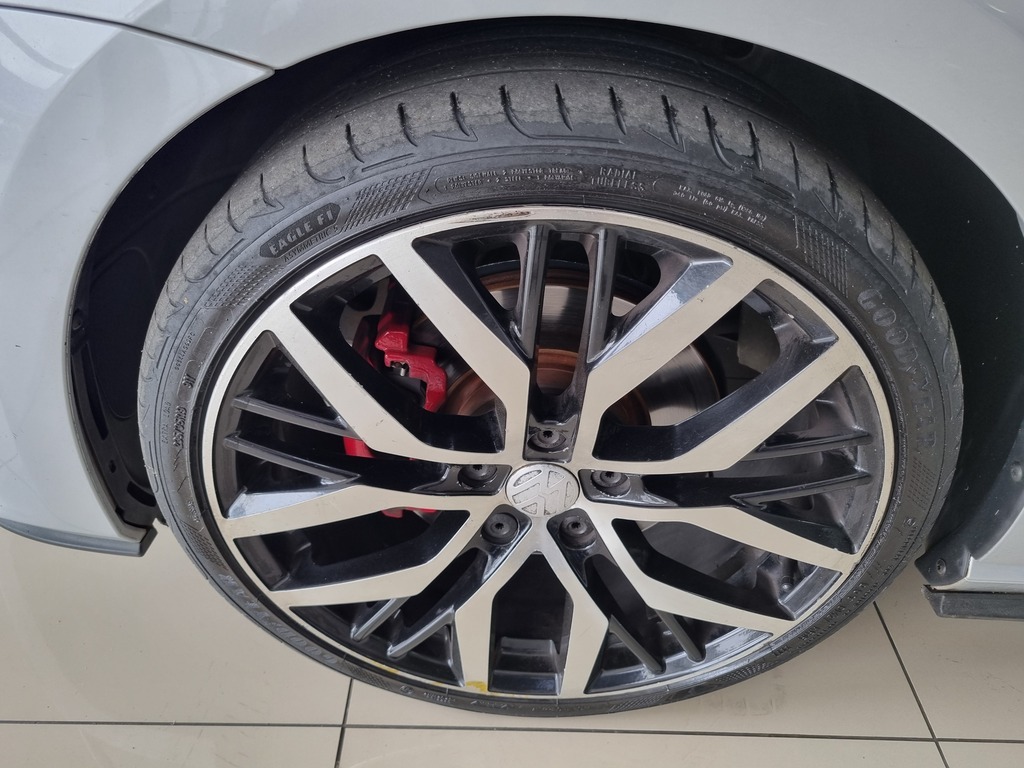 VOLKSWAGEN GOLF 7 GOLF VII GTi 2.0 TSI DSG