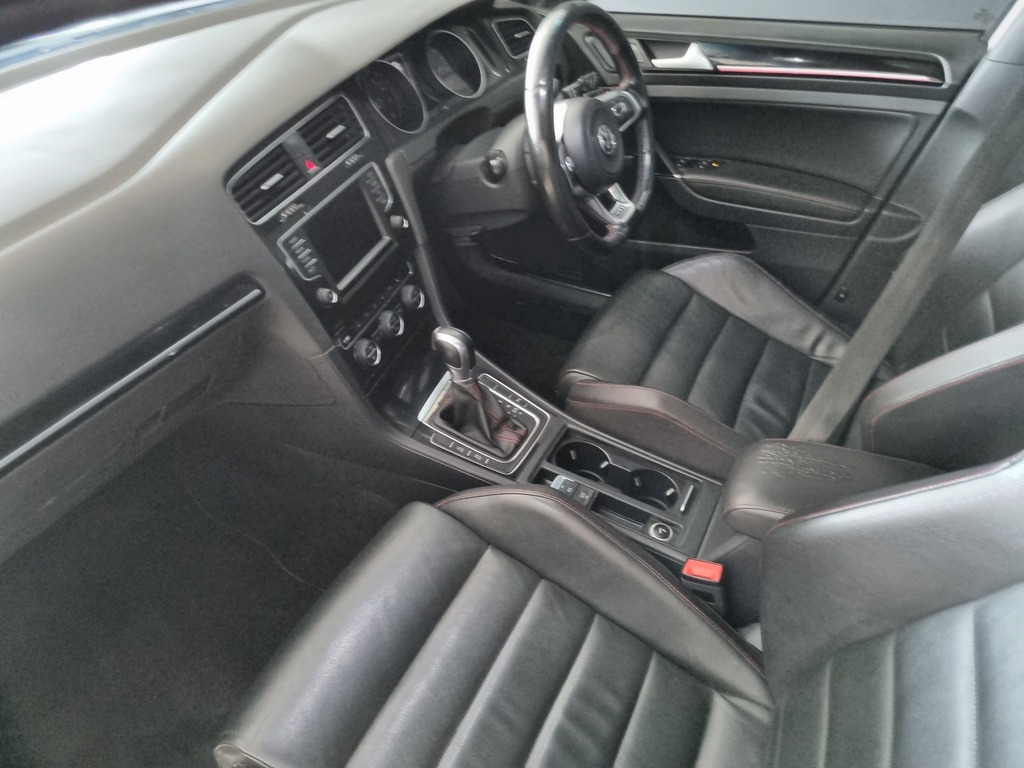 VOLKSWAGEN GOLF 7 GOLF VII GTi 2.0 TSI DSG