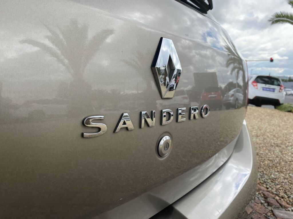 2016 RENAULT SANDERO, Champagne, 117100Kms, Manual, Hatchback, Petrol, R125 900, Kuilsriver